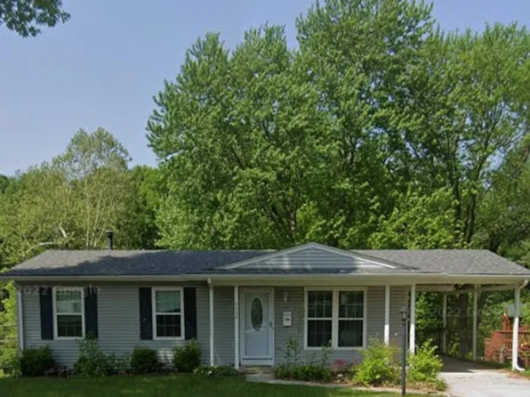 5249 Ville Rosa Ln, Hazelwood, MO 63042