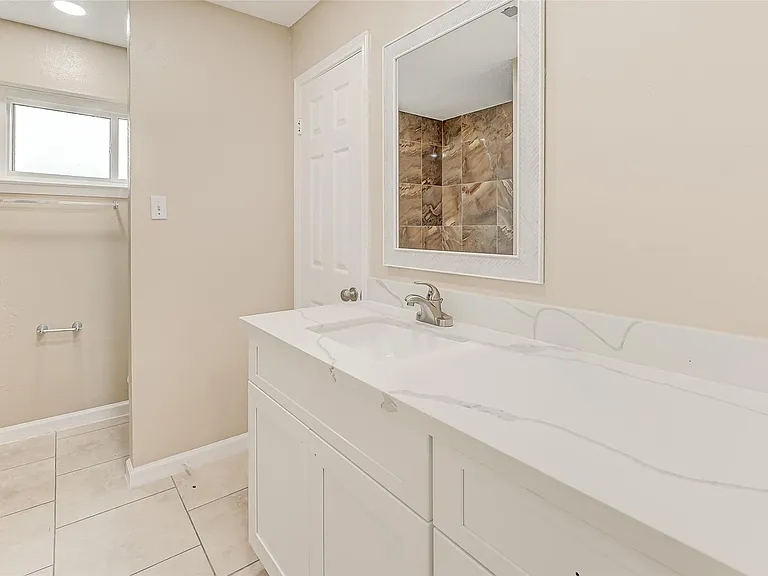 2302 Brook View Ln — Photo 24