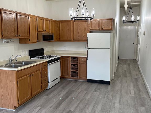4th image of 22 Essex St APT 16
