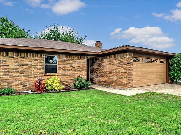 3rd image of 107 Brookshear Dr