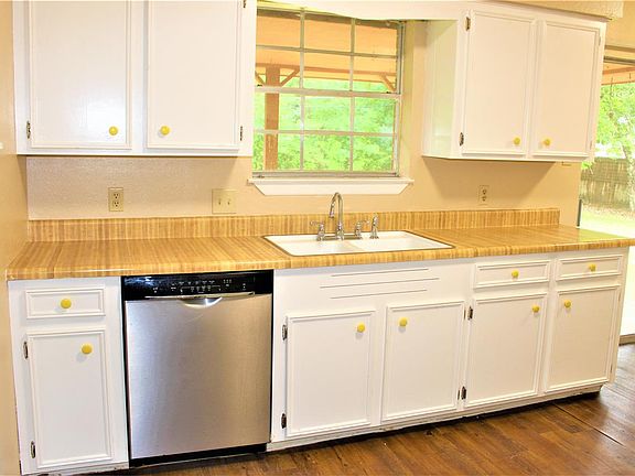 4th image of 148 Woodland Cir