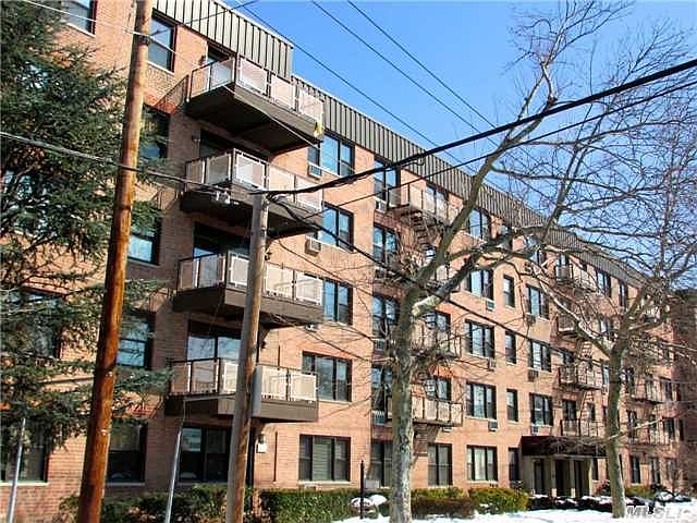 1st image of 1 Birchwood Ct APT 2A