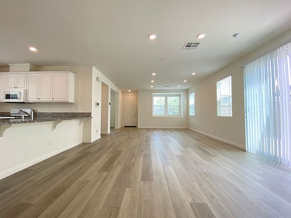 3rd image of 6129 Rosewood Way