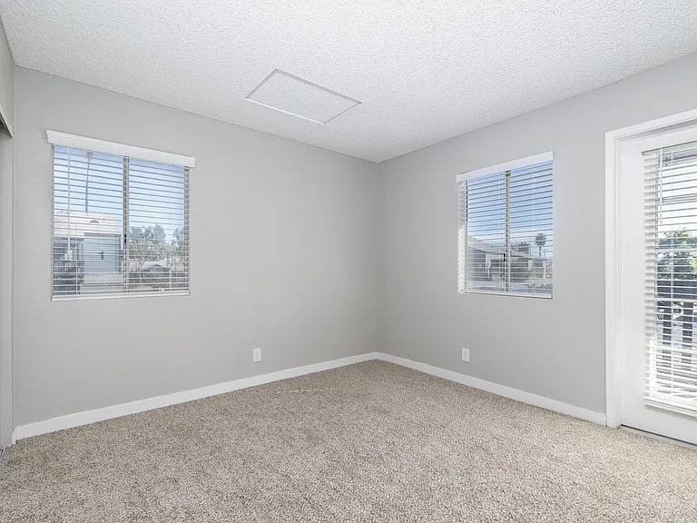evRIA Diamond Valley — Photo 40