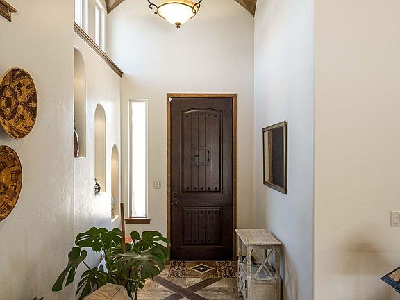 5th image of 3644 Santa Minerva Ave