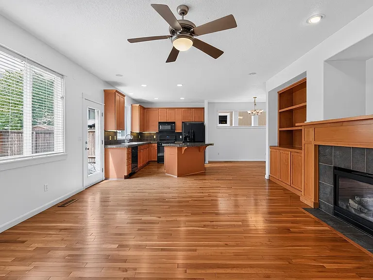 1756 SE Gerhard Dr — Photo 6