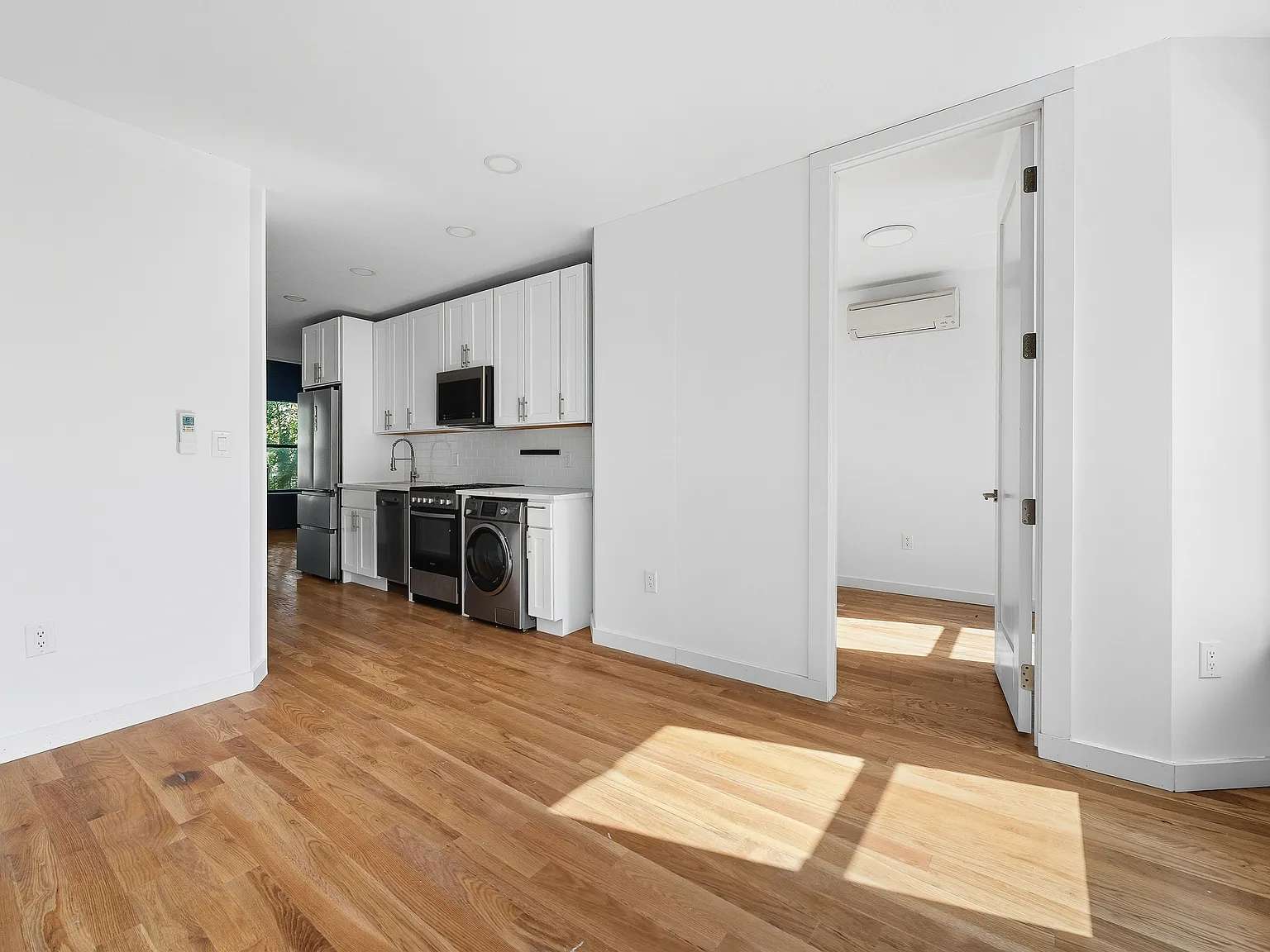 827 Putnam Avenue — Photo 3
