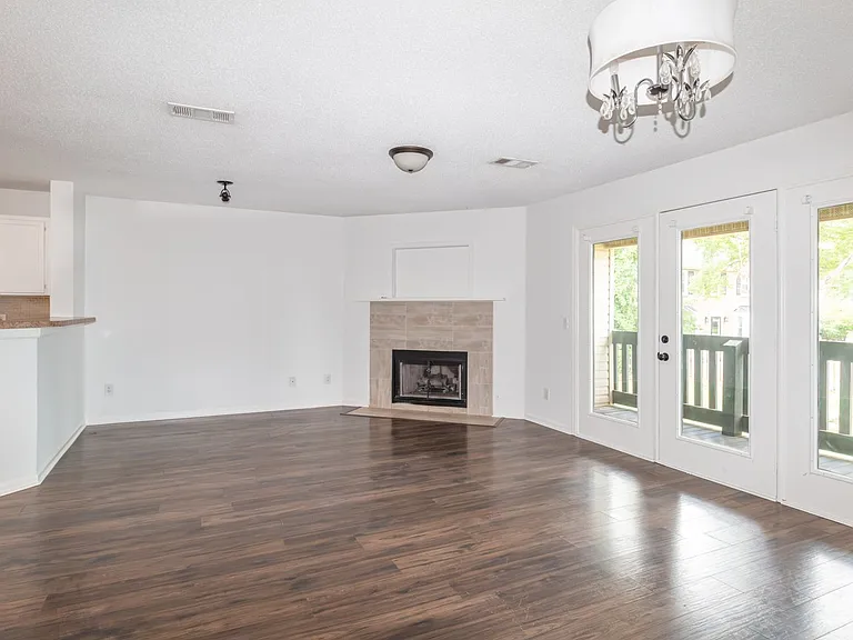2713 Kennedy Ct — Photo 9
