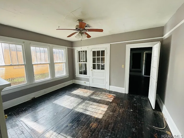 39 S Lewis St — Photo 12