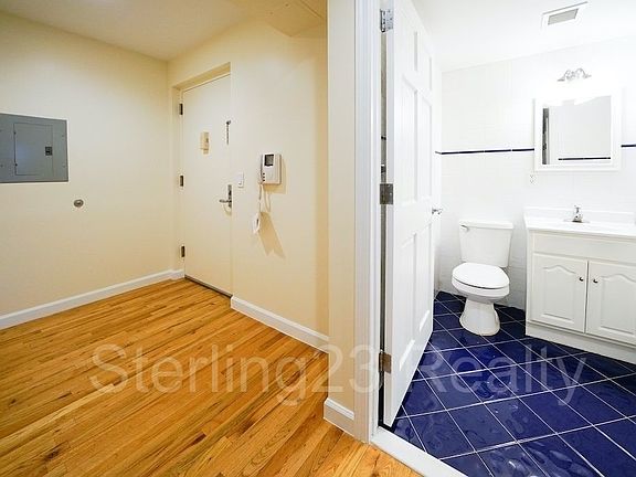 3rd image of 2821 Astoria Blvd APT 5D