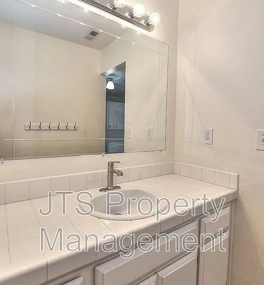 2515 Merrychase Dr #S — Photo 29