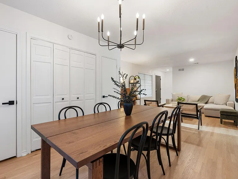 9209 Lindaro Ln — Photo 8