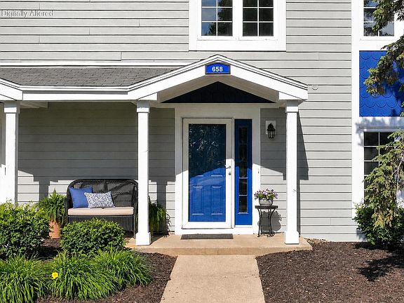 4th image of 658 Geneva National AVENUE N N #6-35