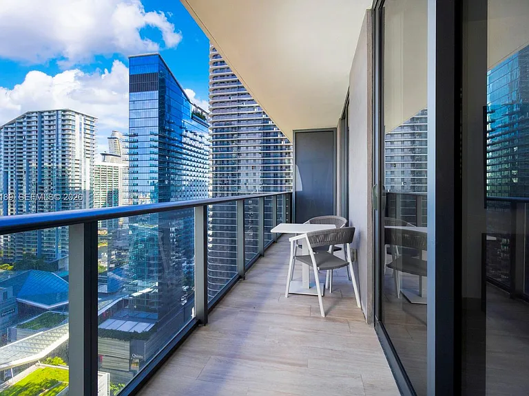55 SW 9th St #3010 — Photo 9