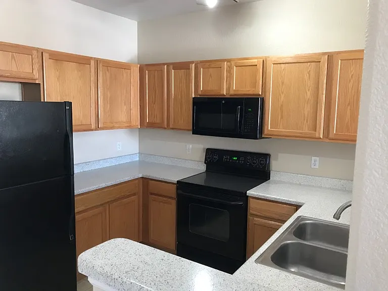 5255 Memphis St #116 — Photo 4