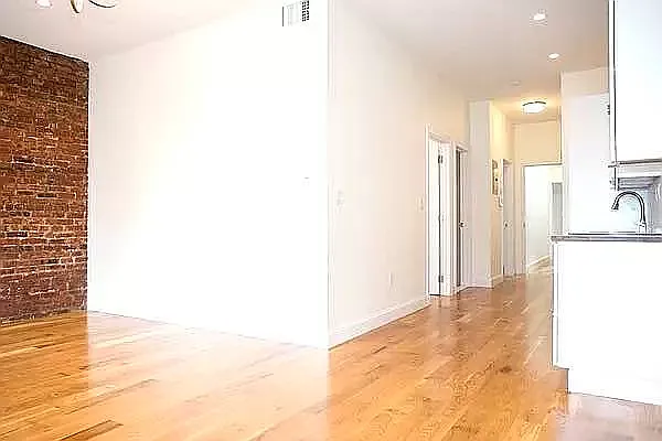 303 Woodbine St #2F — Photo 1