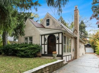 913 Burton Ave, Highland Park, IL 60035
