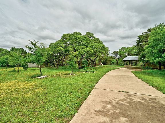 2nd image of 10821 Crestview Dr