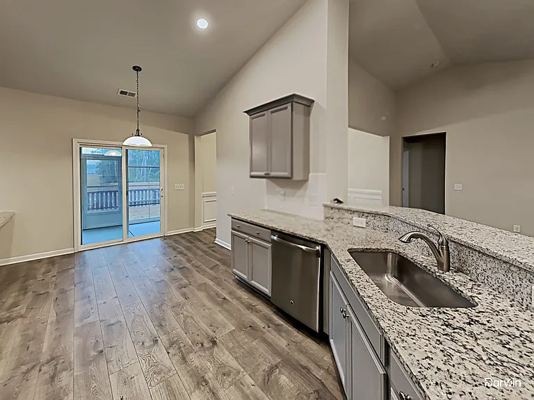 701 Redbud Ln — Photo 9
