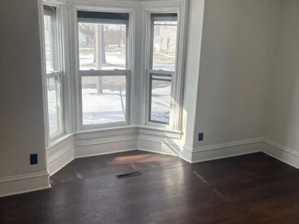 410 E 8th St, Waterloo, IA 50703