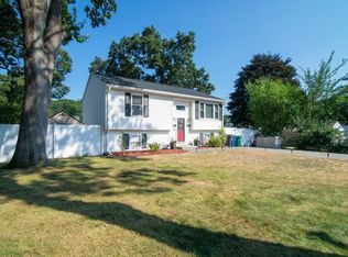 68 Pheasant Ave, Warwick, RI 02886
