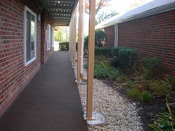 Covered walkway to apartment