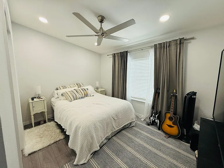 4851 W Gandy Blvd #5 — Photo 22