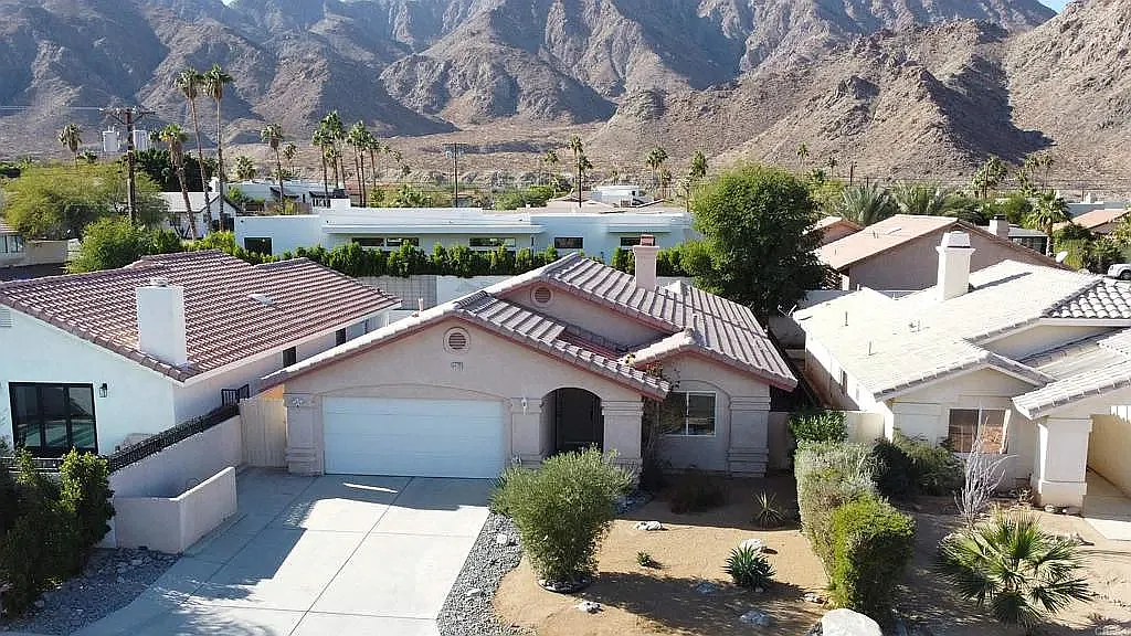 Building Photo - 54725 Avenida Rubio