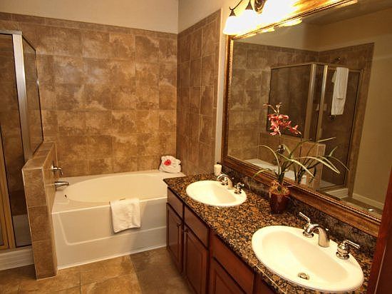 BP4C812CP-Master-Bathroom