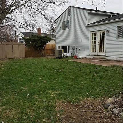 3rd image of 5525 Bluegrass Way