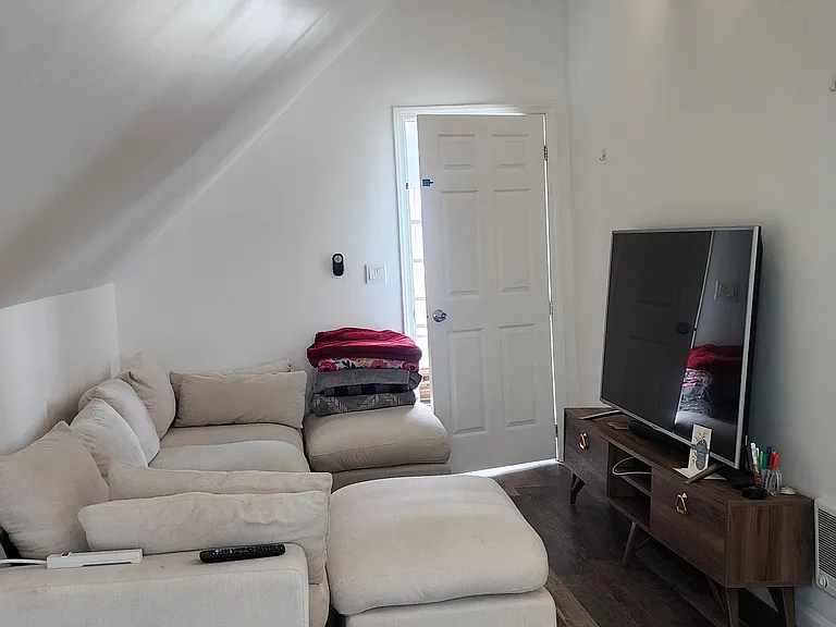 130 Chestnut St #3 — Photo 22