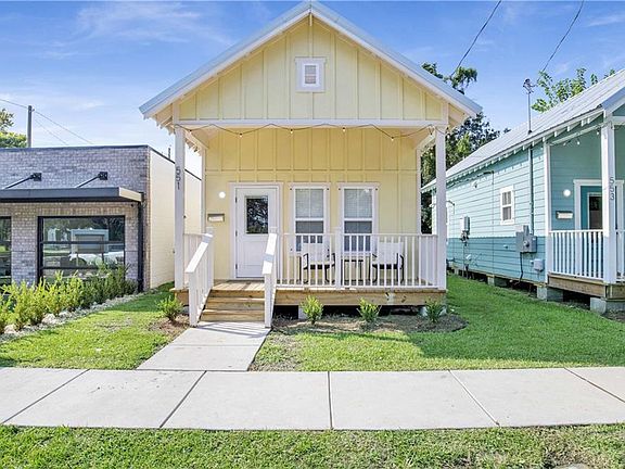 2nd image of 551 Congress St