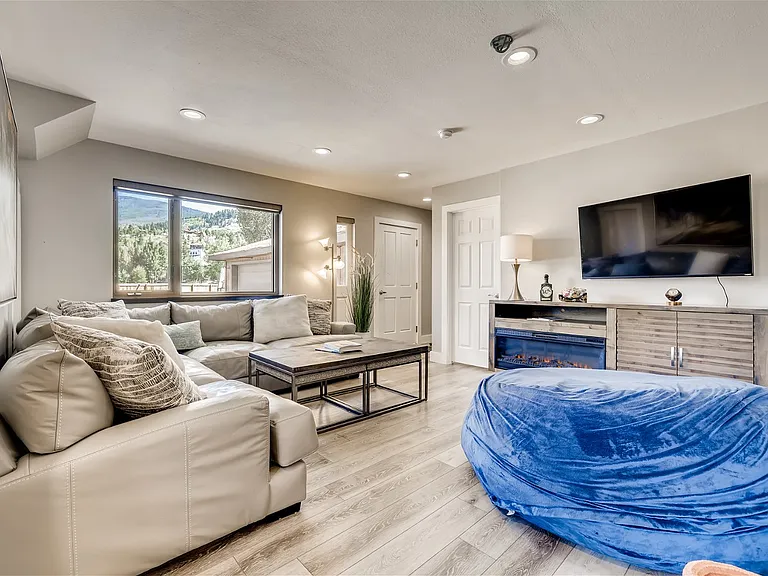 468 Cascade Cir — Photo 12