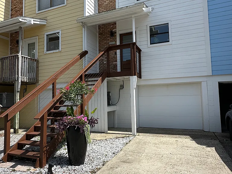 3149 Linden Ave — Photo 5