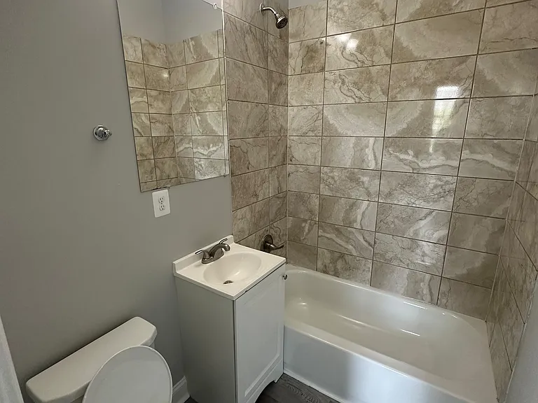 114 S Loudon Ave — Photo 8