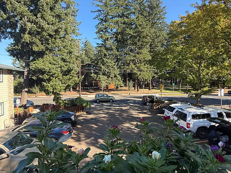 5647 SE 72nd Ave — Photo 1