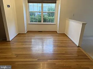 922 Glackens Ln — Photo 5