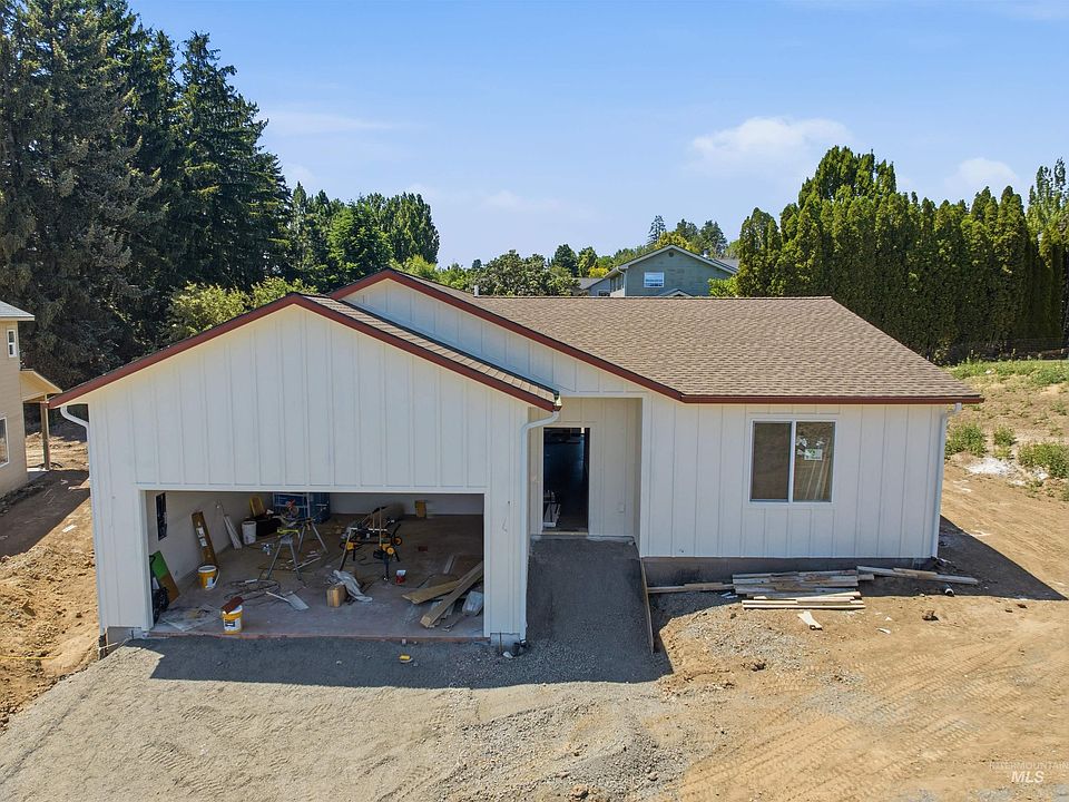 1st image of 2812 Cyprus Cir