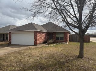 1000 Bougainvillea St, College Station, TX 77845