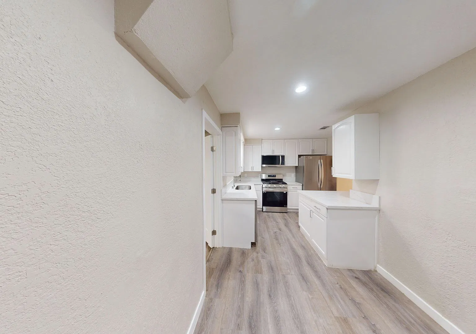 6BD/3BA Large House — Photo 4
