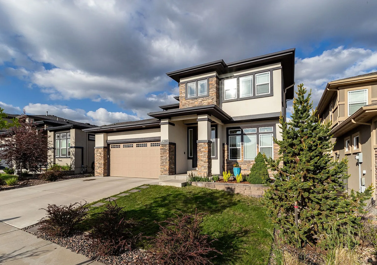 Luxury Living in The Farm with Private Backyard & Finished Basement! — Photo 3