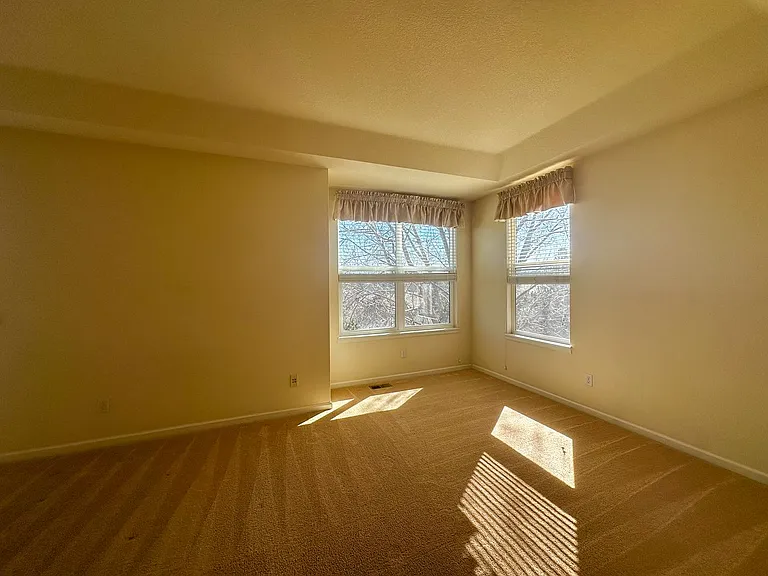 7856 Stonedale Dr — Photo 35