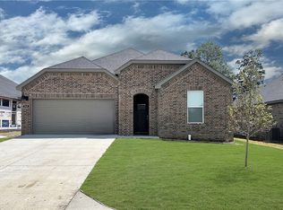 2400 Max Ave, Bentonville, AR 72713