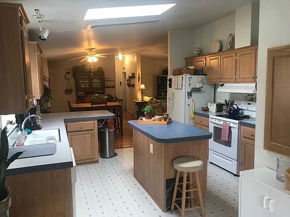 4th image of 60 Harmon St