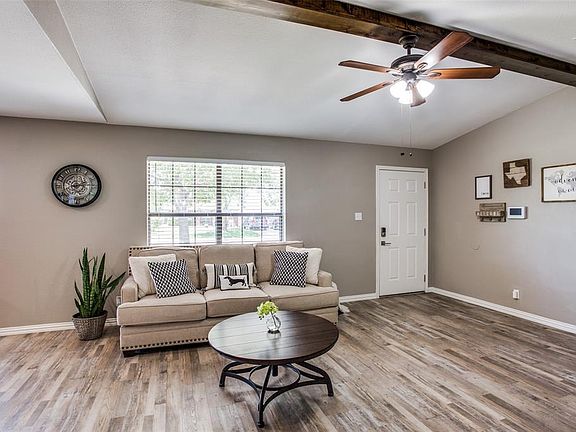 5th image of 1001 Loganwood Dr