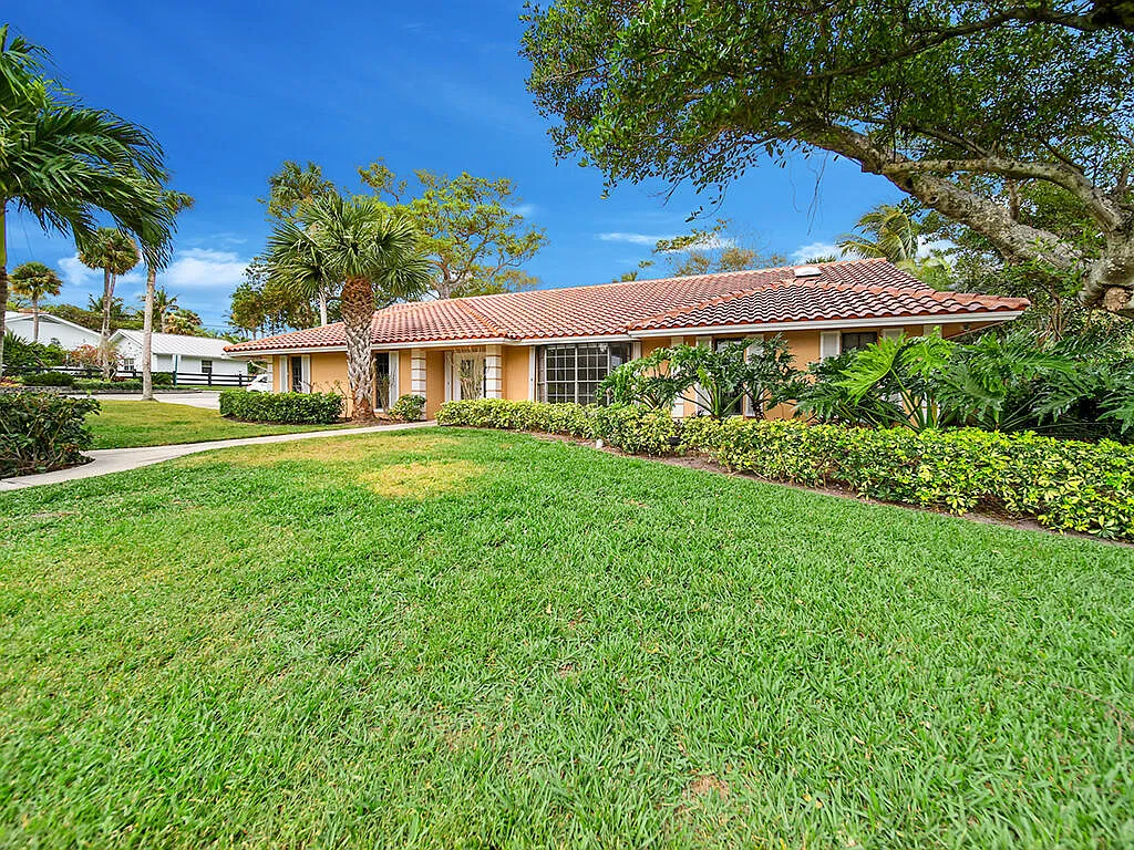 3 bed, 3.0 bath, 2475 sqft, $4,750 — Photo 2