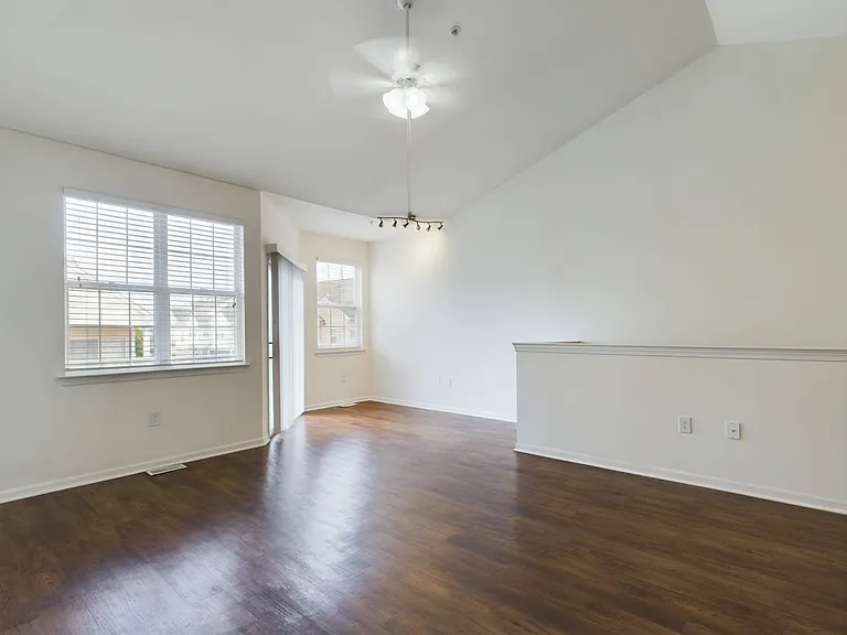 Botanica Cottages Apartment Homes — Photo 43