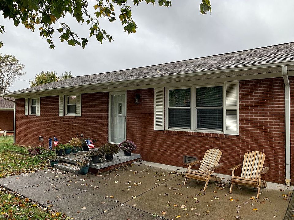 1st image of 209 Lewis Ln
