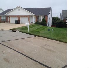 1756 Summergate Estates Dr, Saint Peters, MO