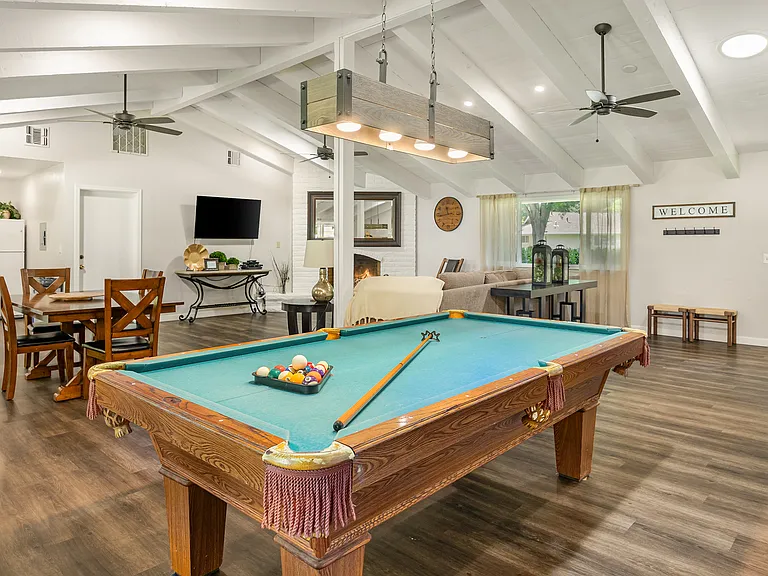 Lassen Villa Apartments — Photo 7